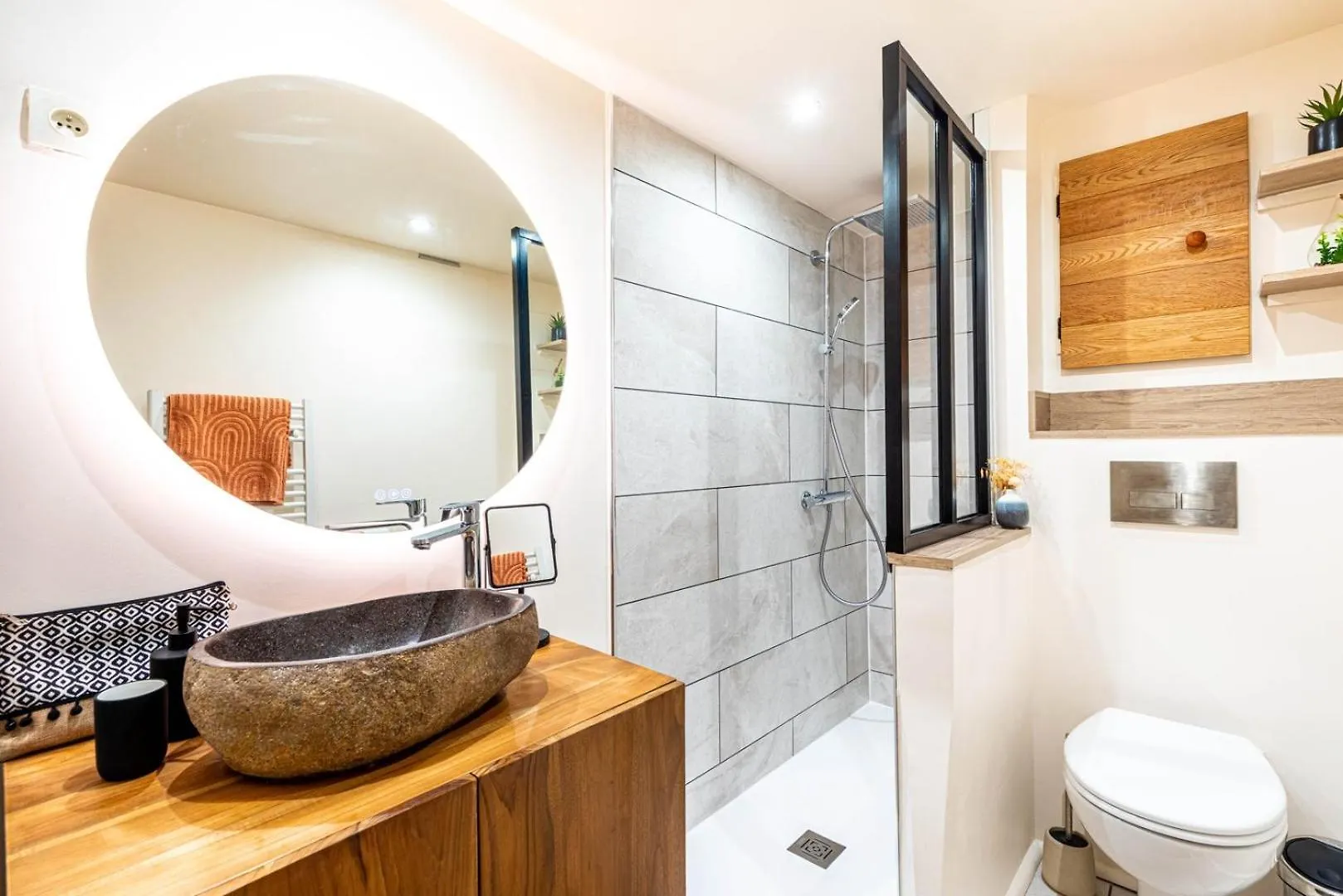 アパート Guestready - Elegance Elevated Near Sacre-coeur *